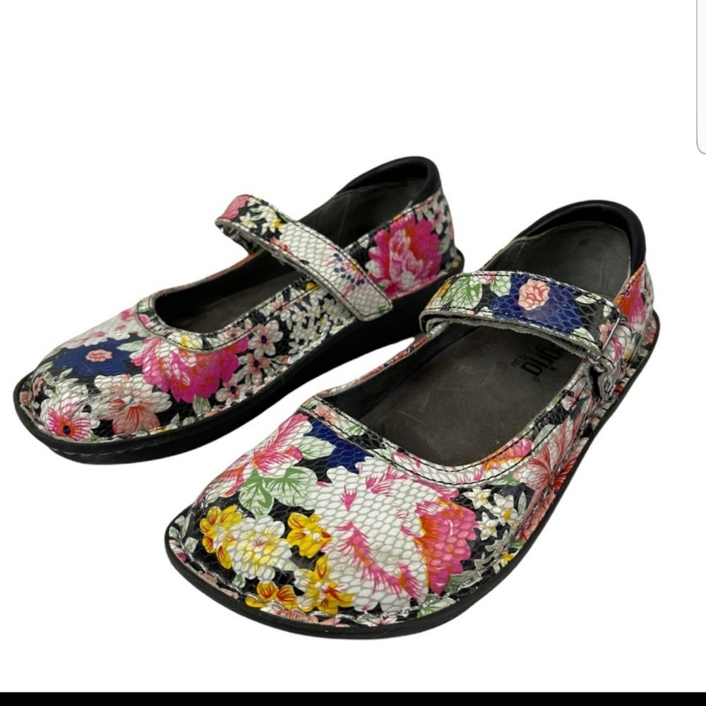 ALEGRIA BEL-725 floral pattern